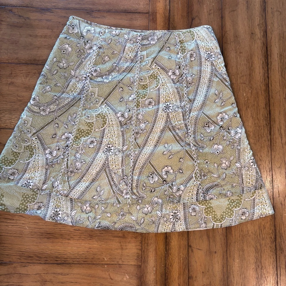 Ann Taylor Petites, Floral A-Line Skirt, size 8P, Modest Girly Feminine Summer